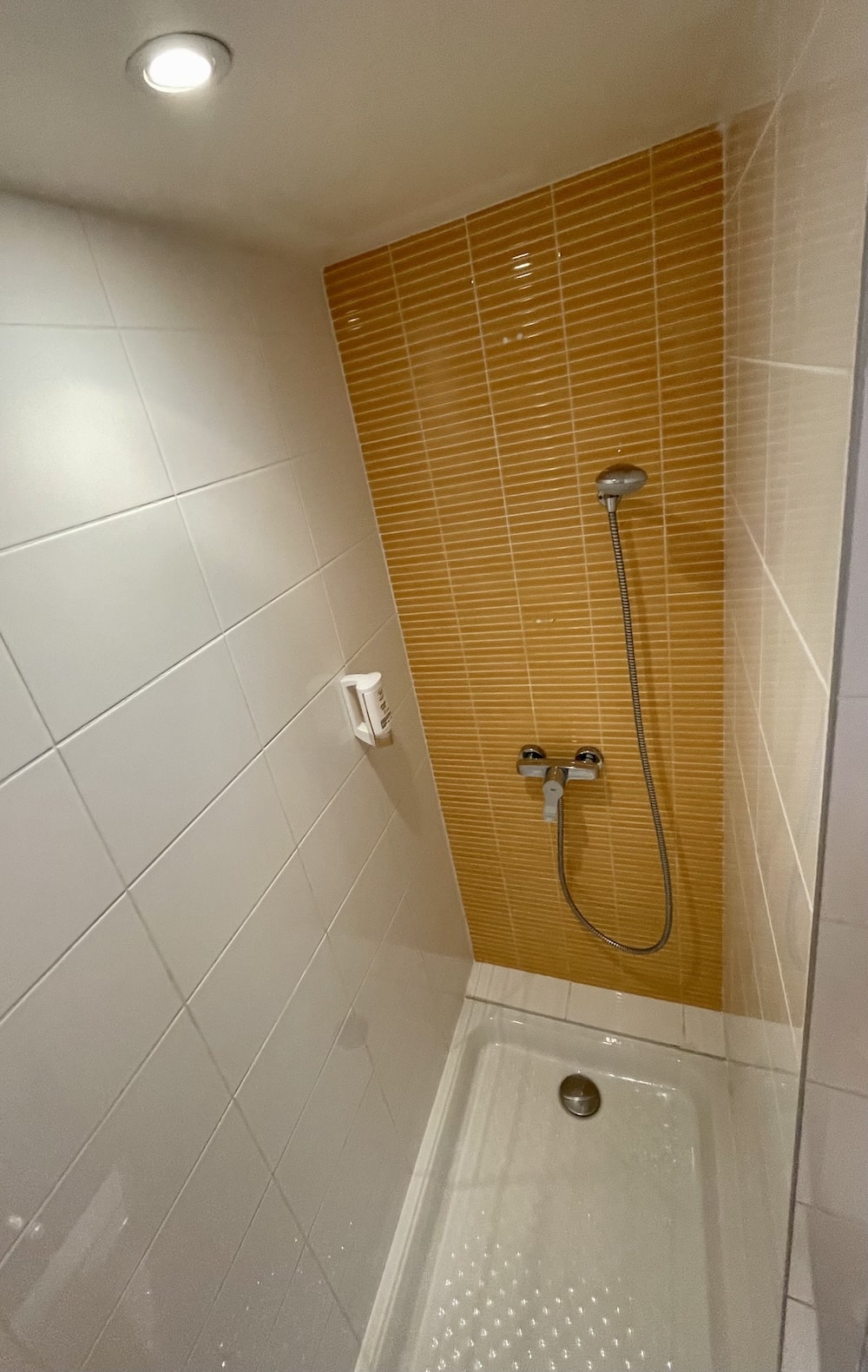suite-famille-3-personnes-motel-zXnkc