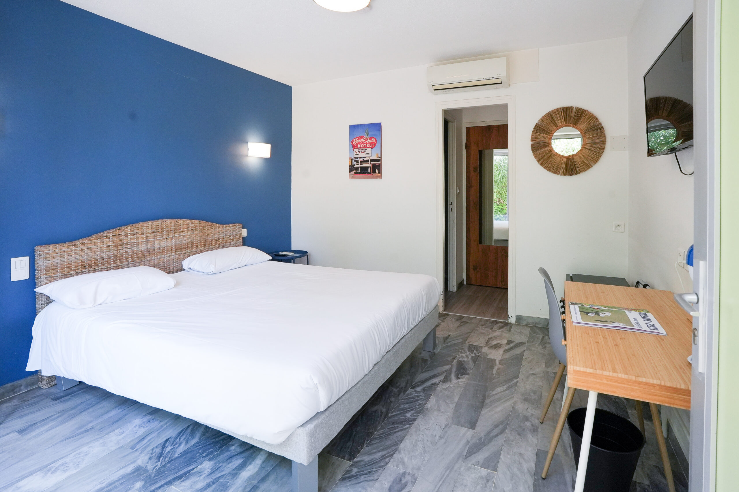 Hotel AMERIQUE - Ch CONFORT (Motel) #33(A)