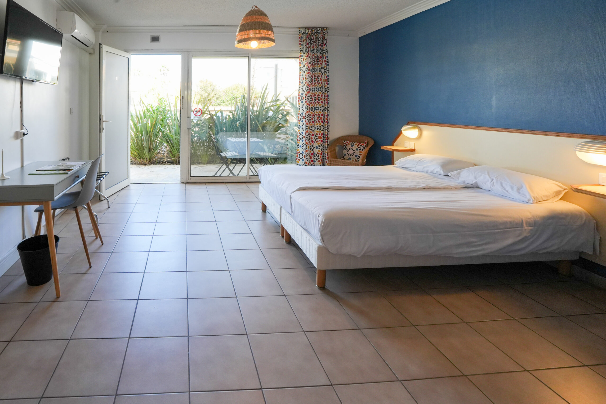 Hotel AMERIQUE - Ch SUPERIEURE CONFORT (Motel) #41(B)