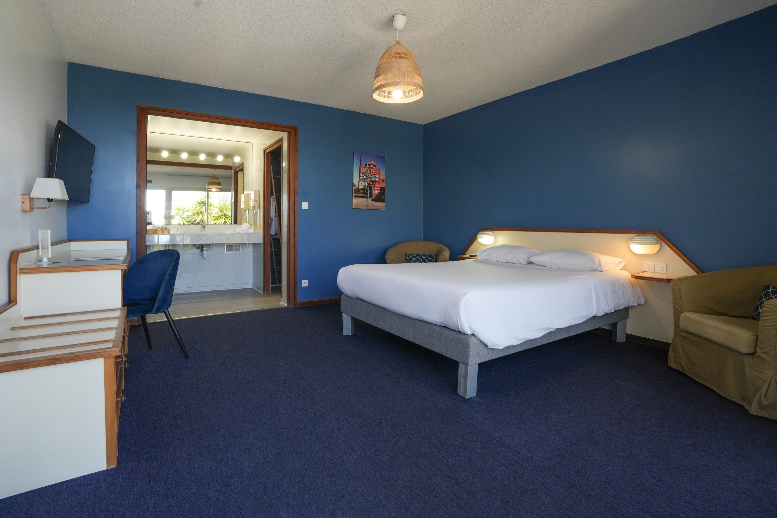 Hotel AMERIQUE - Ch SUPERIEURE CONFORT (Motel) #45(A)