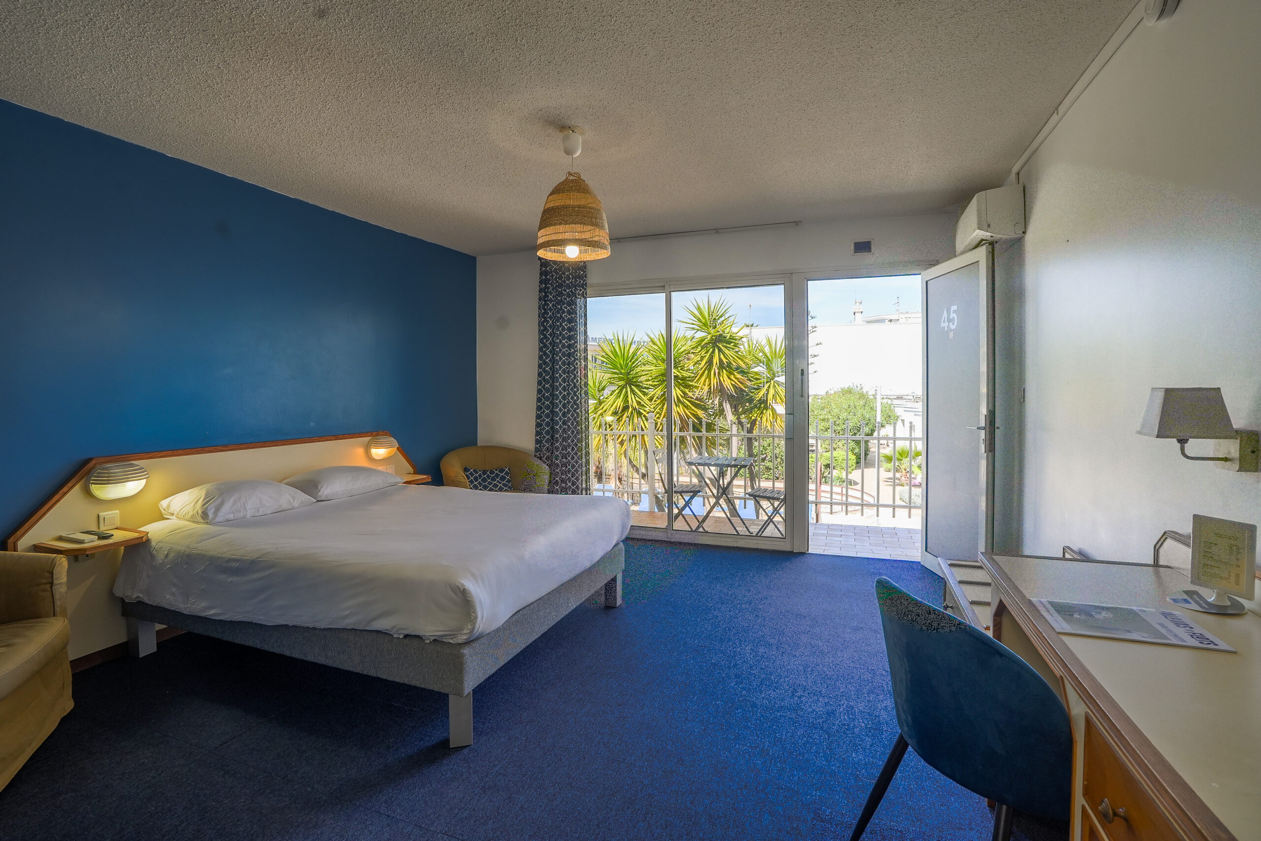 Hotel AMERIQUE - Ch SUPERIEURE CONFORT (Motel) #45(B)