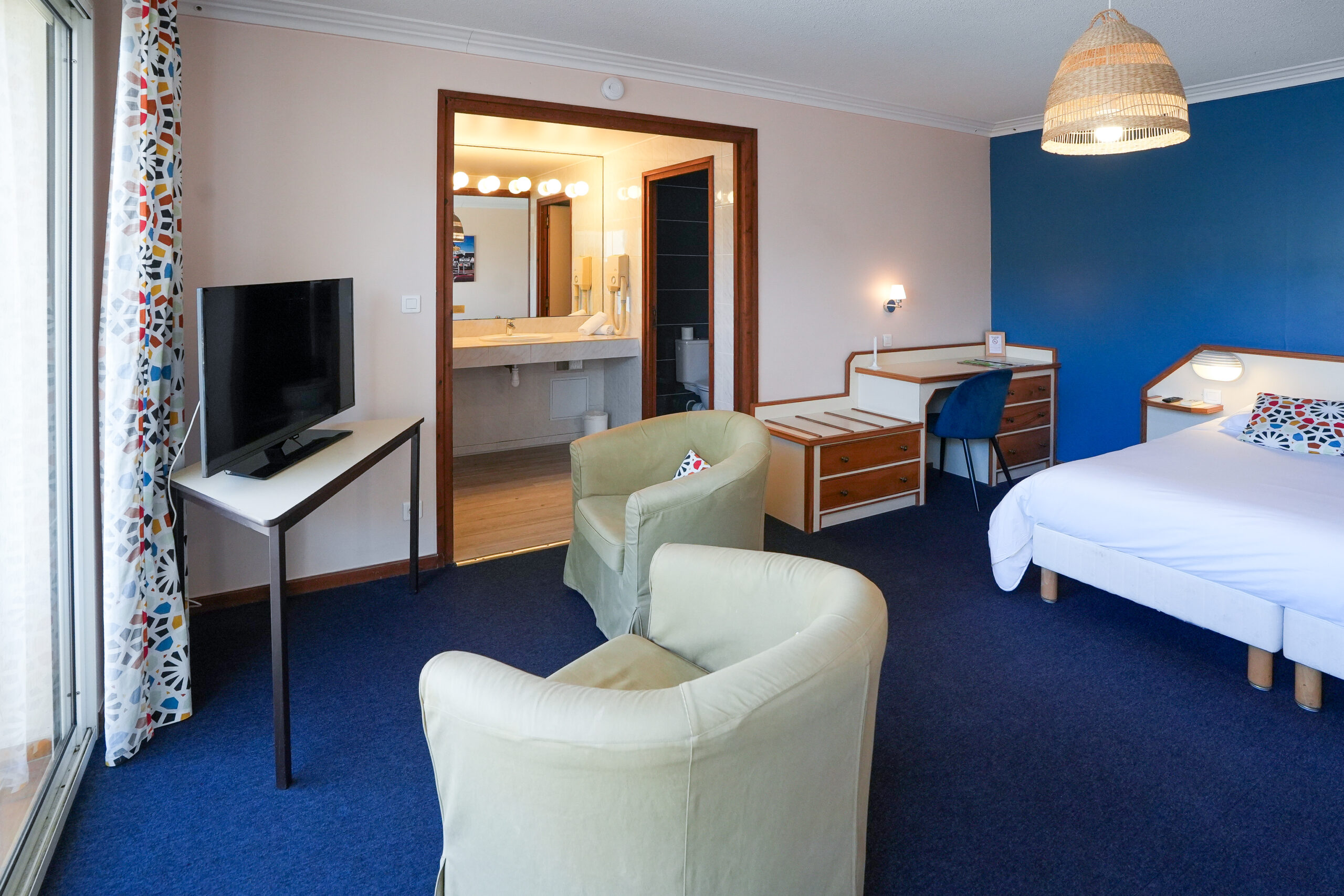 Hotel AMERIQUE - Ch SUPERIEURE CONFORT (Motel) #50(D)