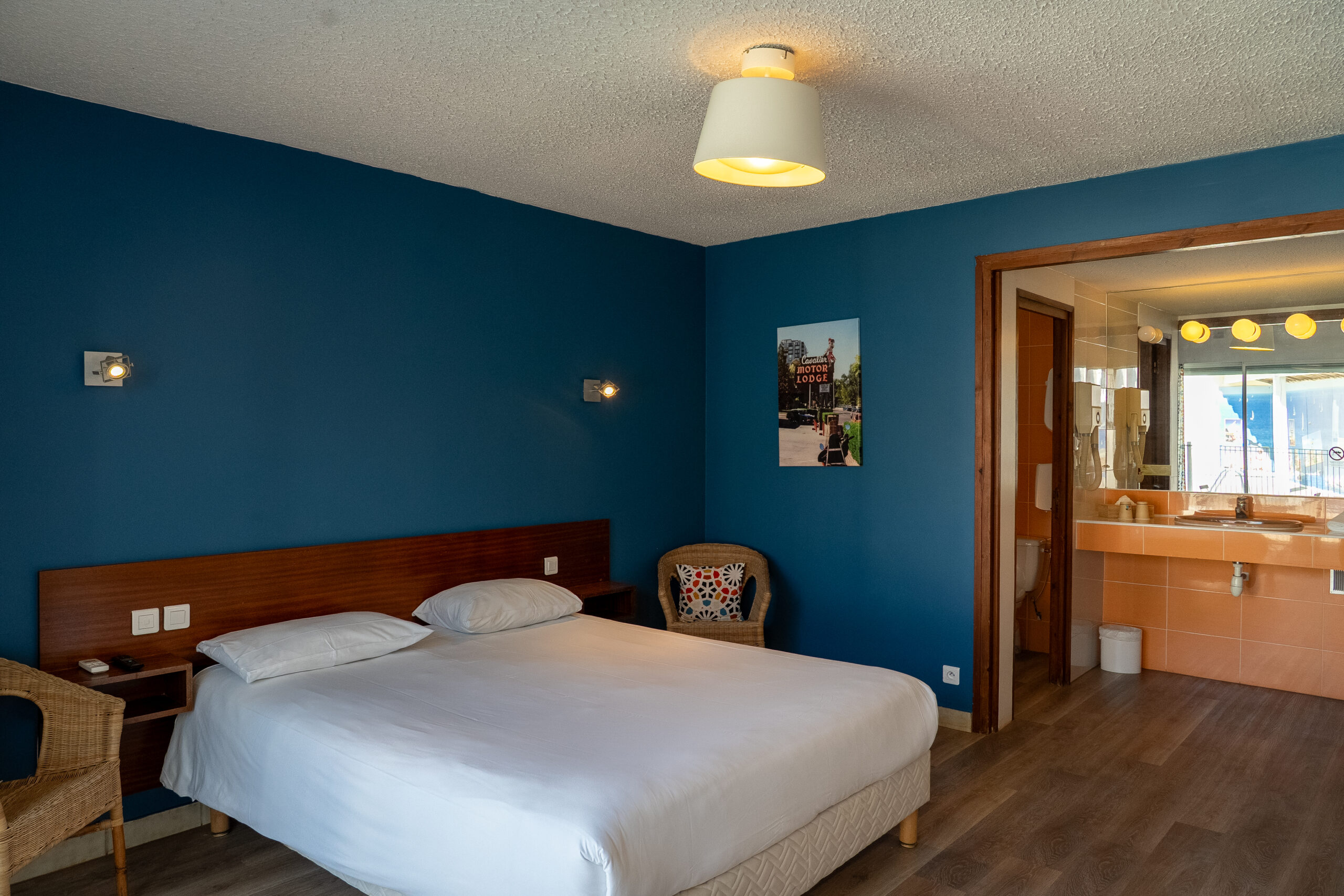 Hotel AMERIQUE - Ch SUPERIEURE (Motel) #38(A)